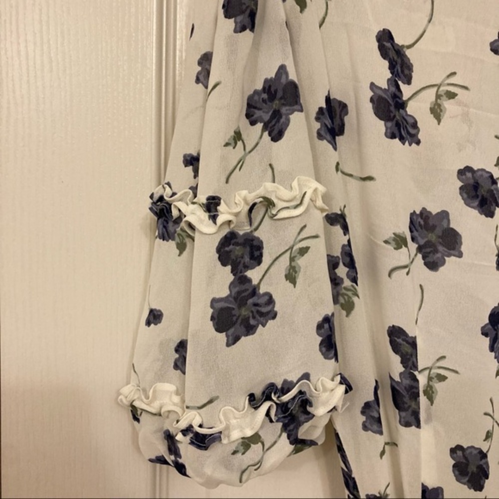 REFORMATION Tanna Floral Wrap Dress with frilly ruffles in Blueberries Size S - Picture 10 of 14